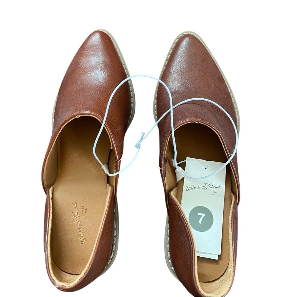 Universal Thread Tan Faux Leather Slip-On Shoes. Size 7. NWT